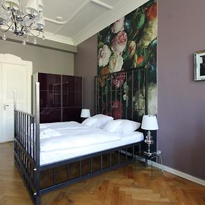 Arthotel Connection